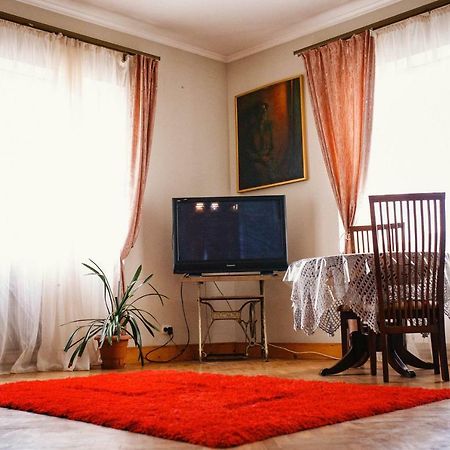 Historical Center Apartment Uzhhorod Bagian luar foto