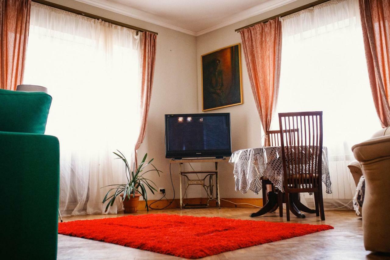 Historical Center Apartment Uzhhorod Bagian luar foto