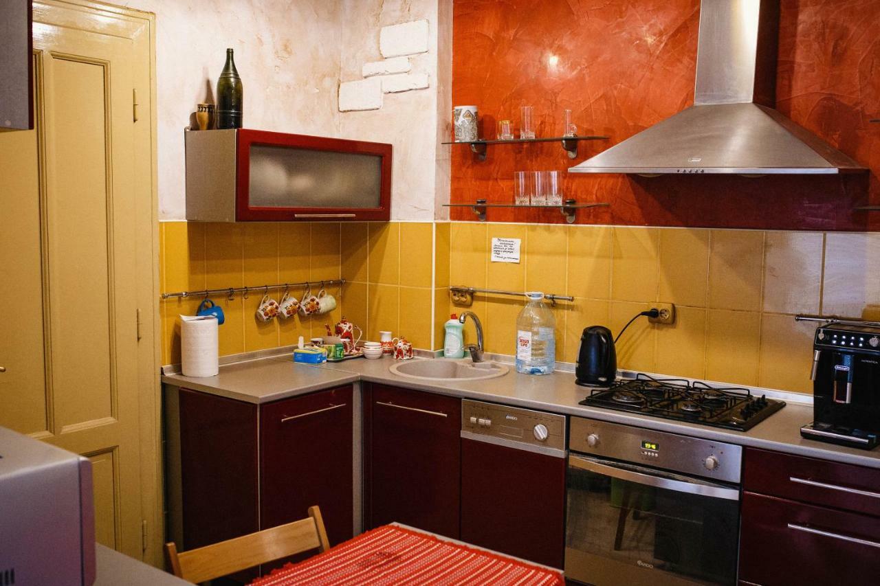 Historical Center Apartment Uzhhorod Bagian luar foto