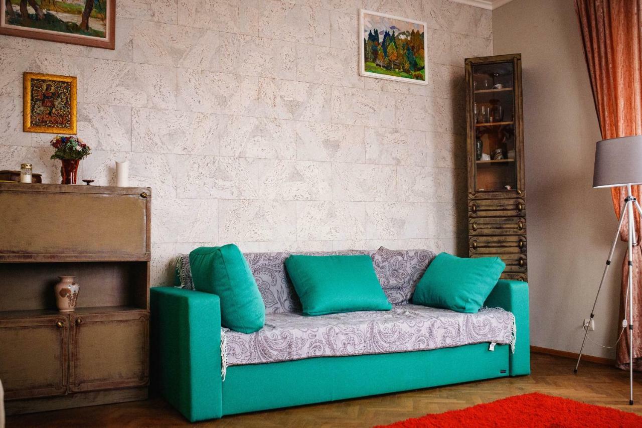 Historical Center Apartment Uzhhorod Bagian luar foto