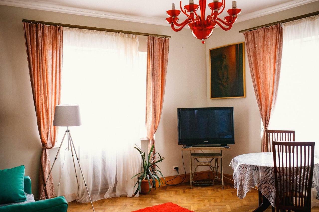 Historical Center Apartment Uzhhorod Bagian luar foto