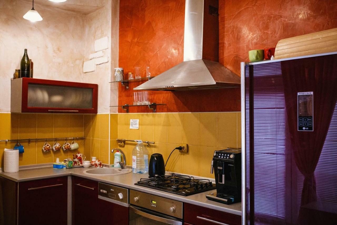 Historical Center Apartment Uzhhorod Bagian luar foto