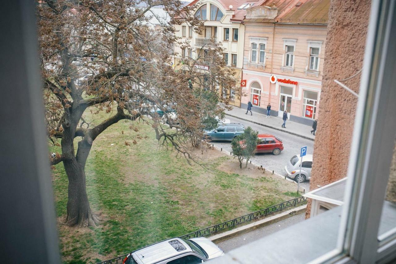 Historical Center Apartment Uzhhorod Bagian luar foto